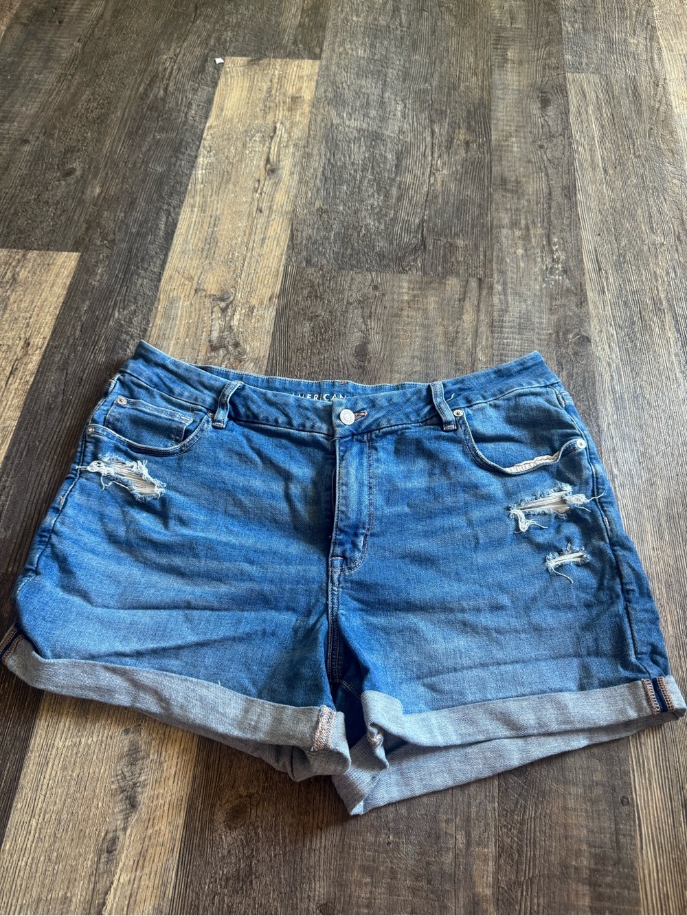 American Eagle Distressed Roll-Cuff Women’s Shorts - Blue